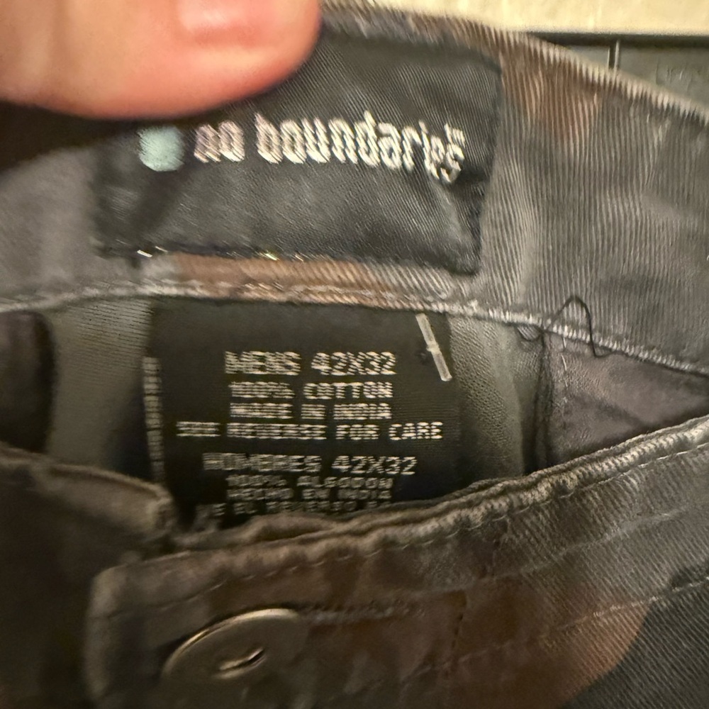 Y2K Camo pants 👖 - Picture 4 of 7